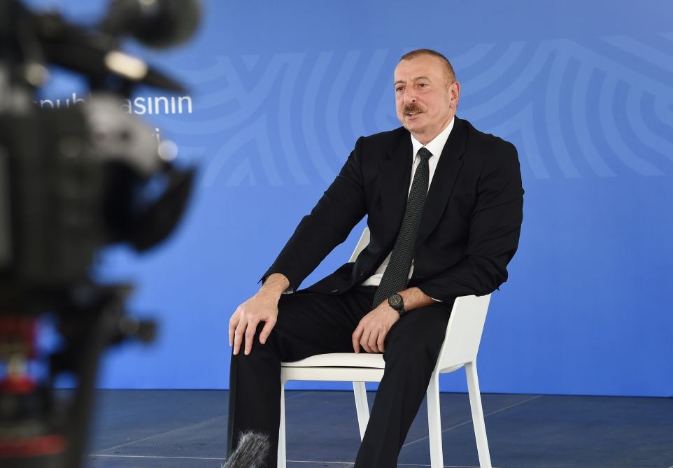 Azerbaijani president, first lady attend inauguration of modular hospital in Baku (PHOTO/VIDEO)