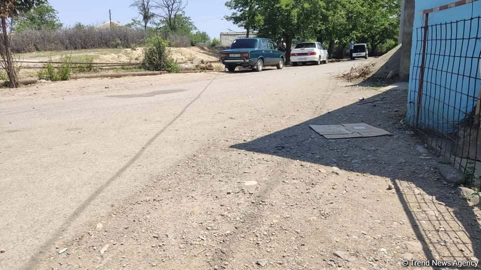 Azerbaijani villages on border with Armenia refuse to leave despite tensions (PHOTO)