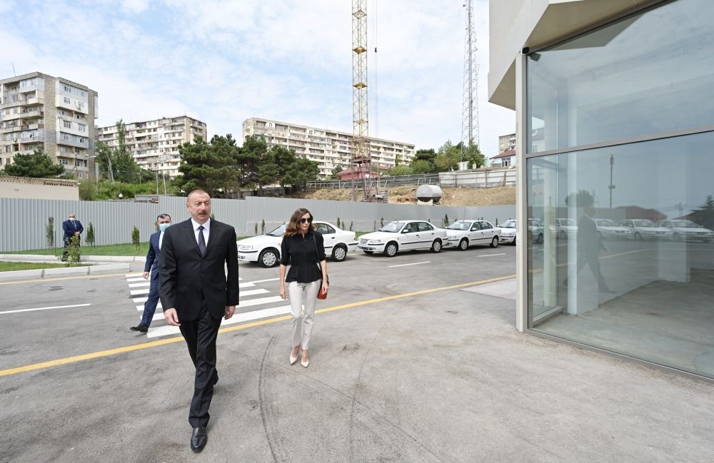Azerbaijani president, first lady attend ceremony to give out apartments, cars to martyr families, war disabled in Baku (PHOTO/VIDEO)
