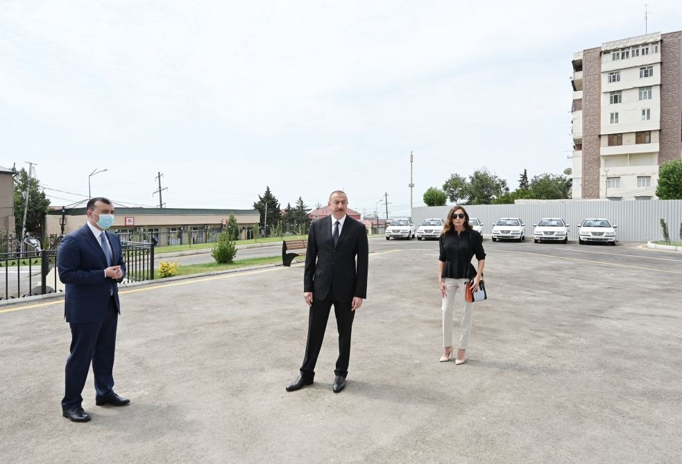 Azerbaijani president, first lady attend ceremony to give out apartments, cars to martyr families, war disabled in Baku (PHOTO/VIDEO)