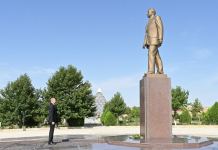 President Ilham Aliyev arrives in Gobustan district (PHOTO)