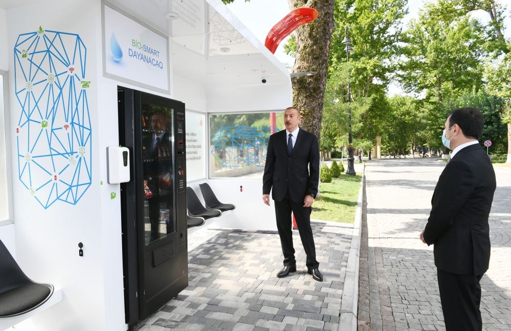 Azerbaijani president visits statue of national leader Heydar Aliyev in Ismayilli (PHOTO)