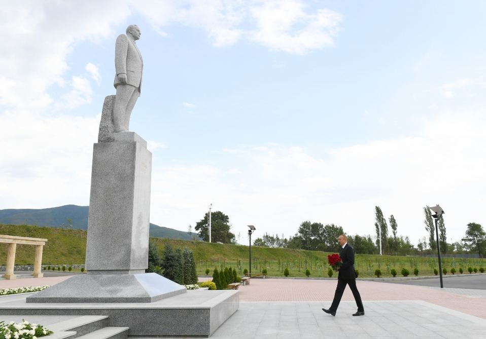 Azerbaijani president arrives in Shaki (PHOTO)