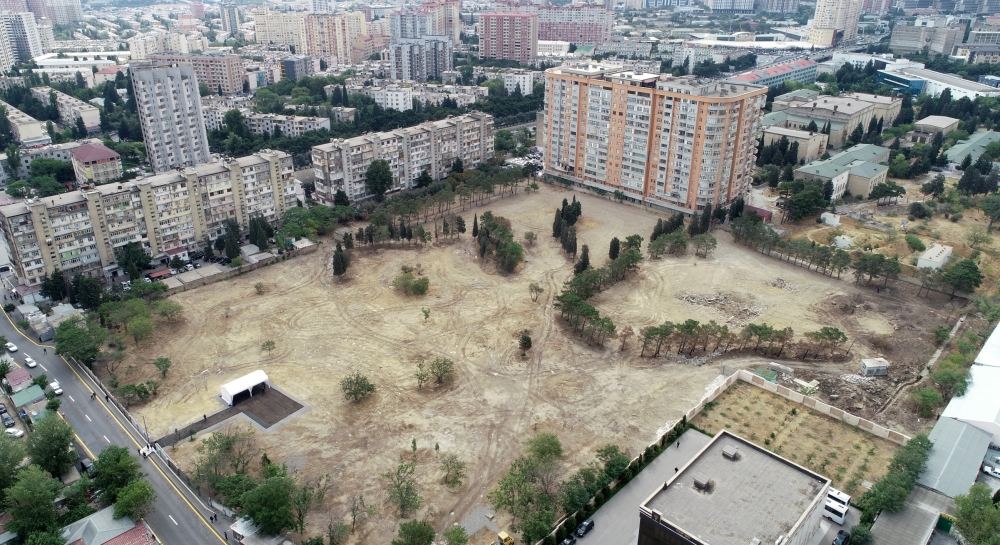 Azerbaijani president, first VP view works to be done in new forest type park in Yasamal district (PHOTO)