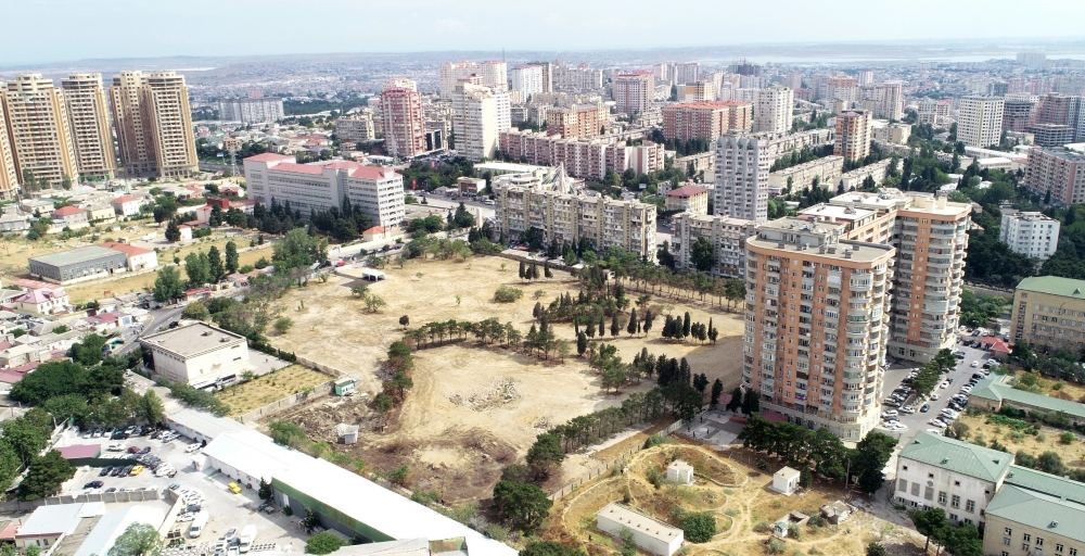 Azerbaijani president, first VP view works to be done in new forest type park in Yasamal district (PHOTO)