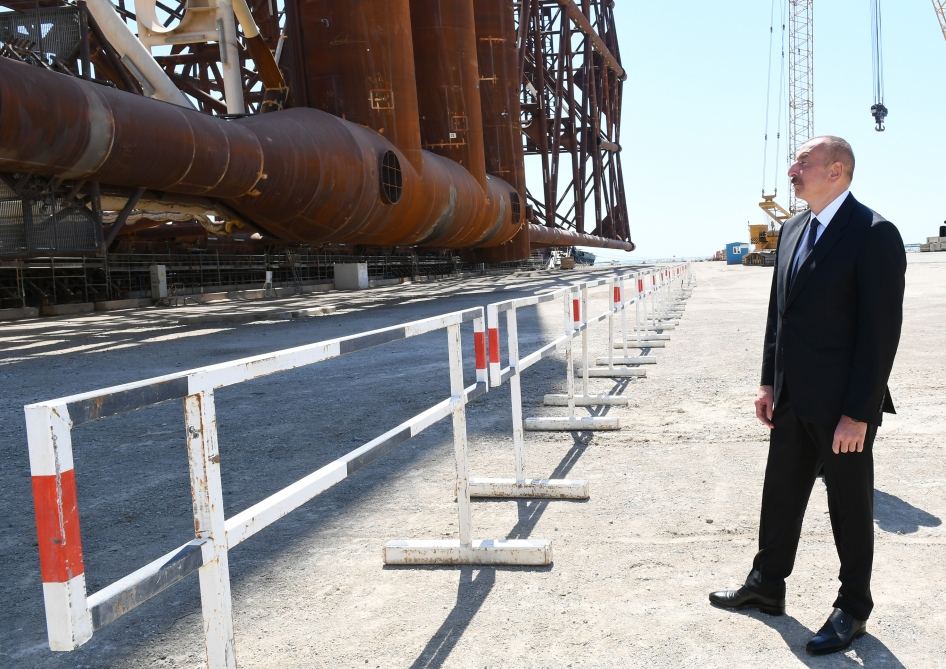 President Ilham Aliyev attends sail away of Garabagh field jacket (PHOTO/VIDEO)