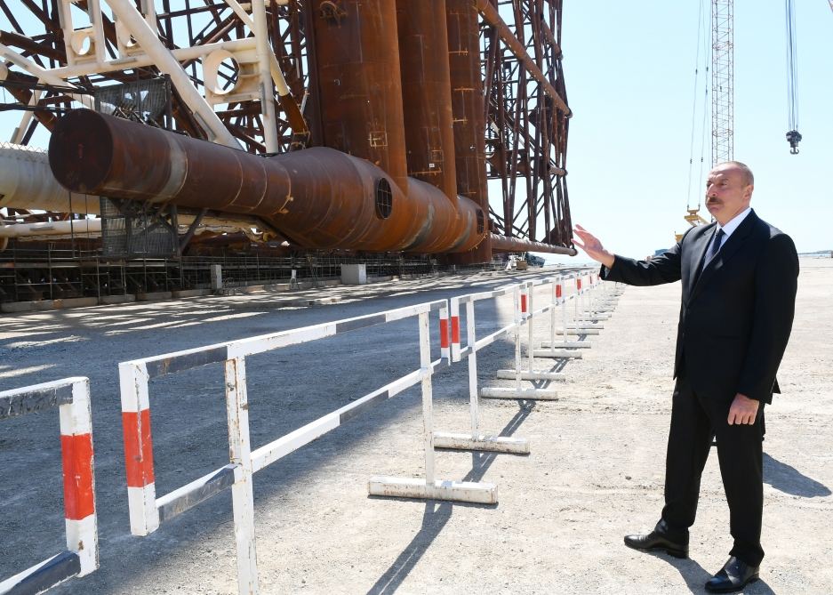 President Ilham Aliyev attends sail away of Garabagh field jacket (PHOTO/VIDEO)