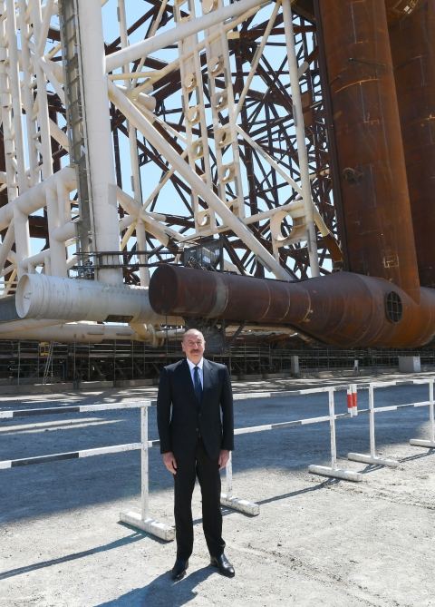 President Ilham Aliyev attends sail away of Garabagh field jacket (PHOTO/VIDEO)
