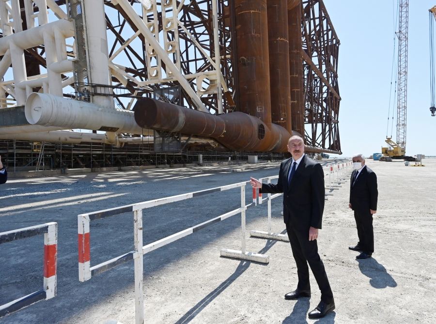 President Ilham Aliyev attends sail away of Garabagh field jacket (PHOTO/VIDEO)