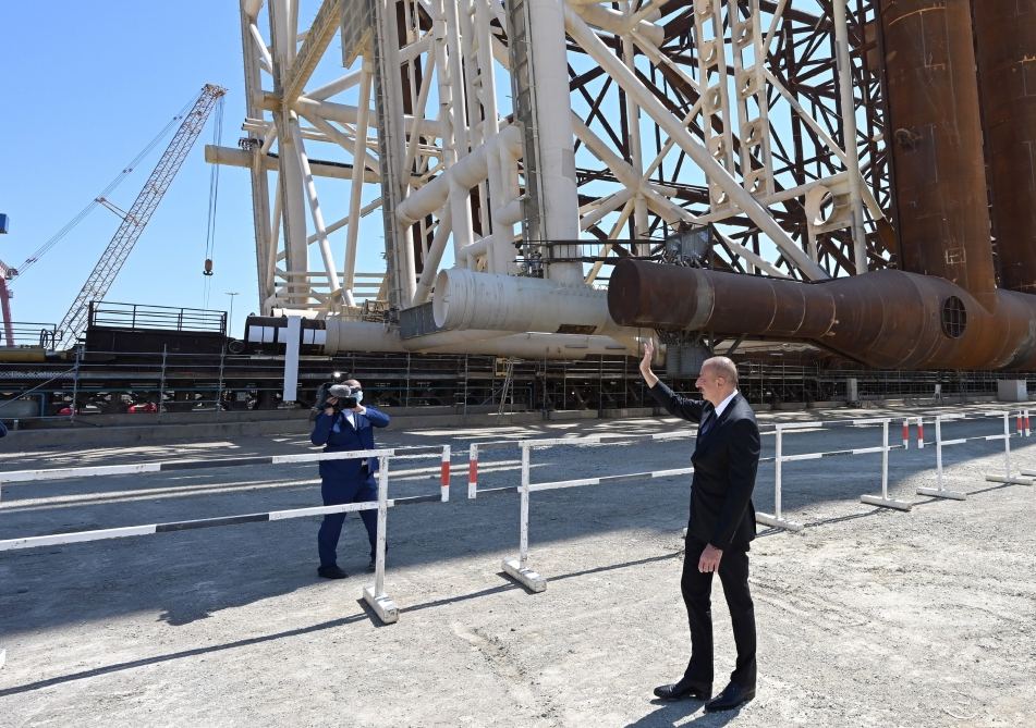 President Ilham Aliyev attends sail away of Garabagh field jacket (PHOTO/VIDEO)