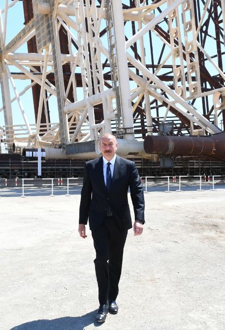 President Ilham Aliyev attends sail away of Garabagh field jacket (PHOTO/VIDEO)
