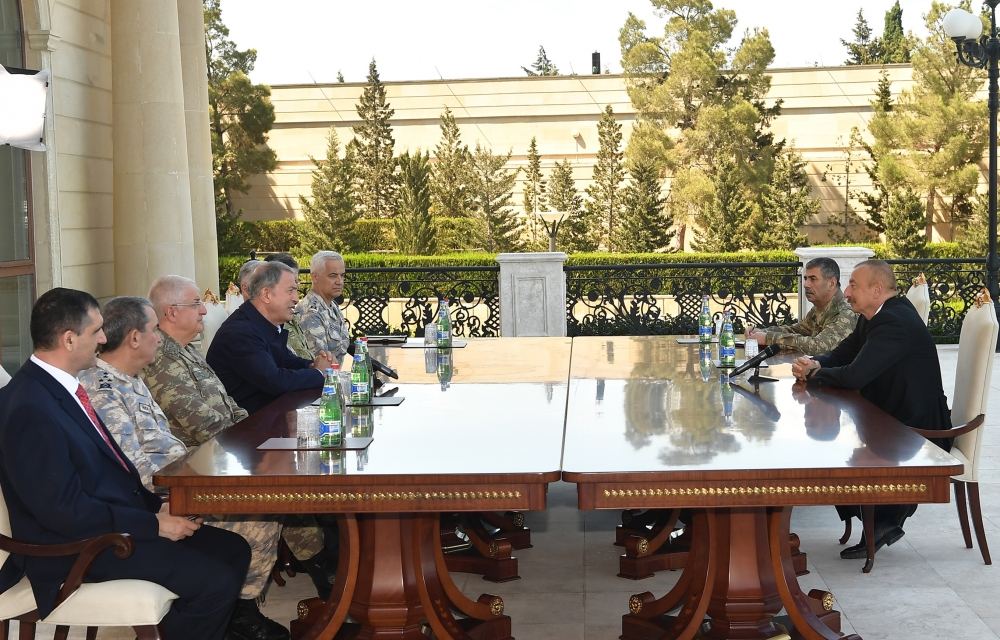 President Ilham Aliyev receives delegation led by Turkish Minister of National Defense (PHOTO/VIDEO)