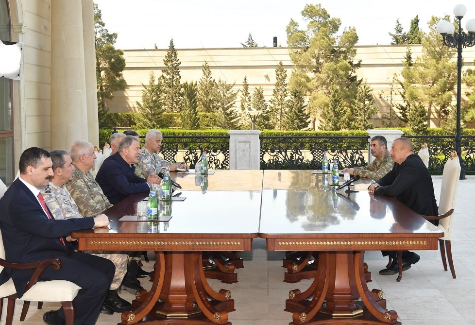 President Ilham Aliyev receives delegation led by Turkish Minister of National Defense (PHOTO/VIDEO)