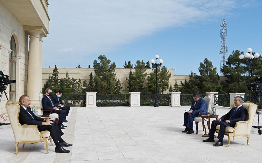 President Ilham Aliyev received credentials of incoming Uzbek ambassador (PHOTO)