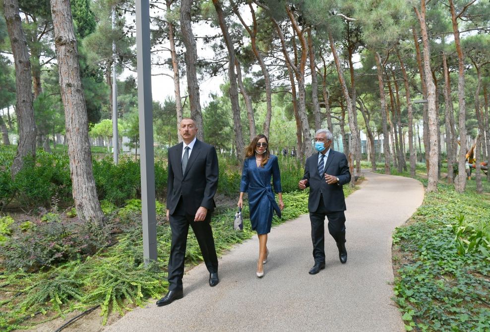 Azerbaijani president, first lady attend opening of two new blocks of ADA University (PHOTO)