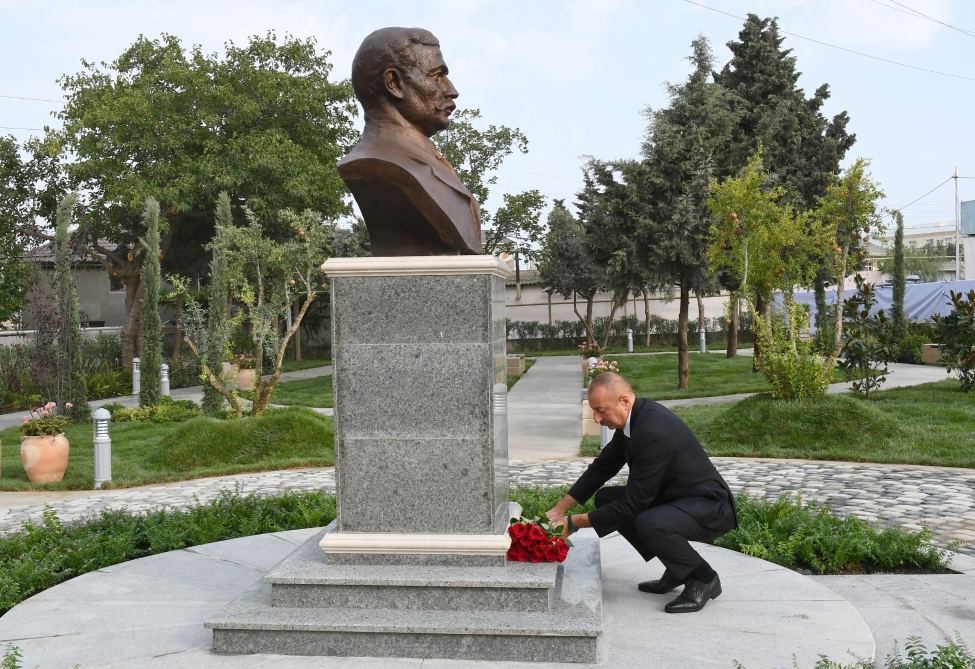 President Ilham Aliyev views conditions created in park named after Murtuza Mukhtarov in Amirjan (PHOTO)