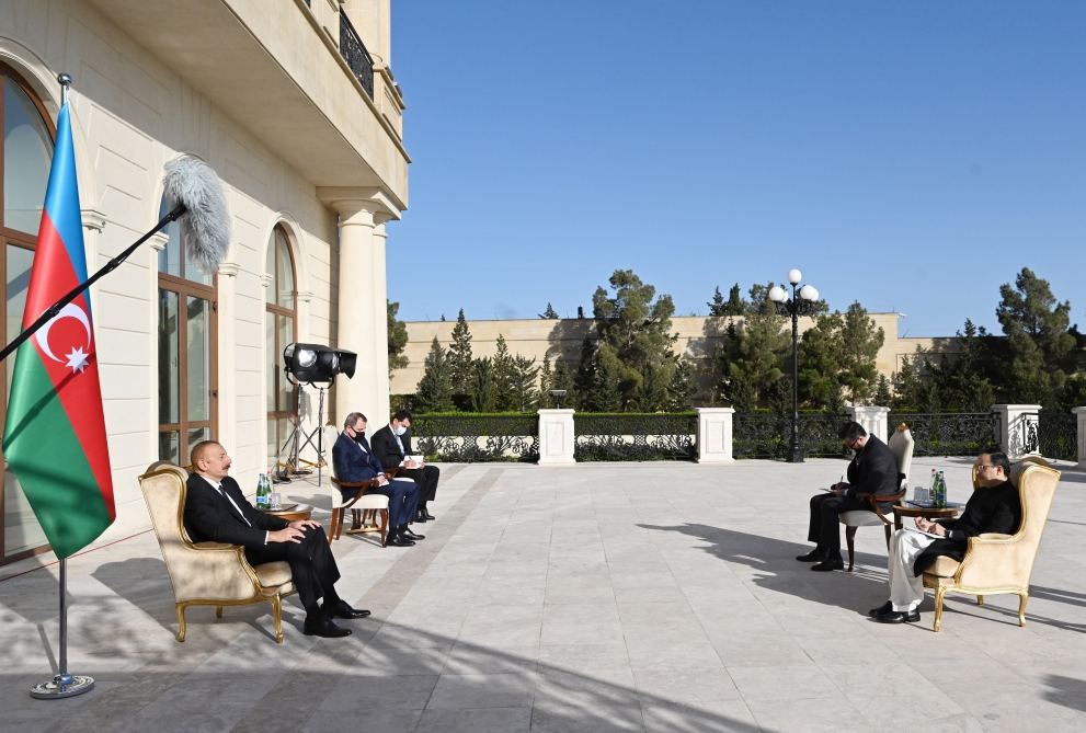President Ilham Aliyev receives credentials of incoming Pakistani ambassador (PHOTO)
