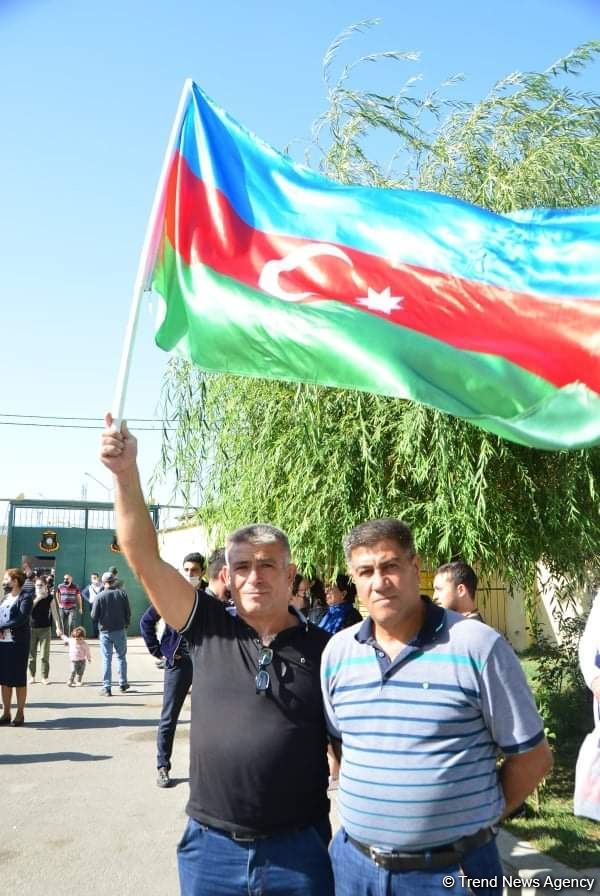 Azerbaijani State Service for Mobilization and Conscription sends hundreds of young volunteers to front (PHOTO)