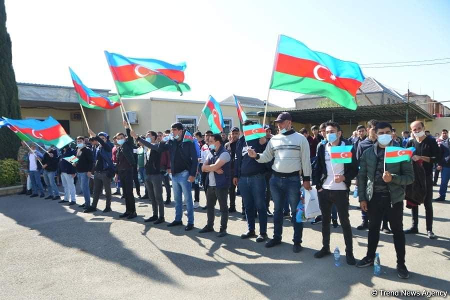 Azerbaijani State Service for Mobilization and Conscription sends hundreds of young volunteers to front (PHOTO)