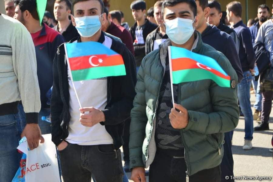 Azerbaijani State Service for Mobilization and Conscription sends hundreds of young volunteers to front (PHOTO)