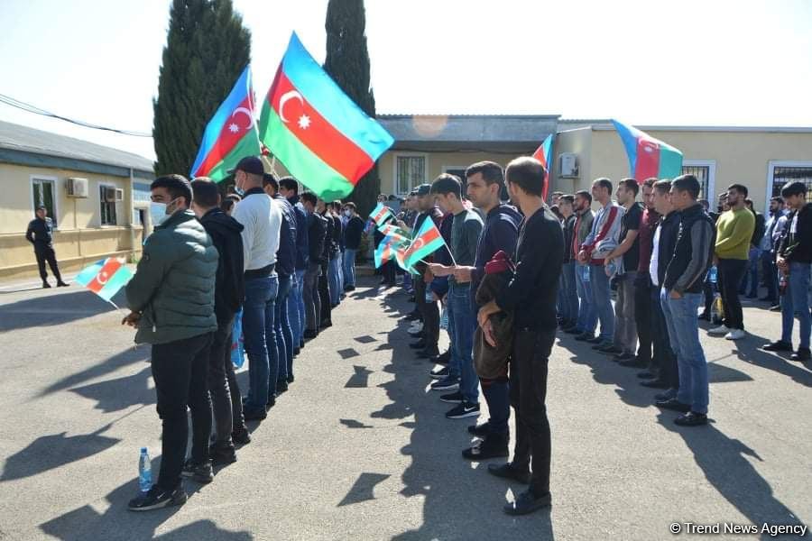 Azerbaijani State Service for Mobilization and Conscription sends hundreds of young volunteers to front (PHOTO)