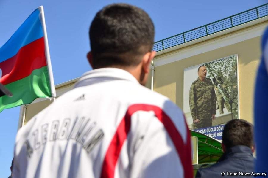 Azerbaijani State Service for Mobilization and Conscription sends hundreds of young volunteers to front (PHOTO)