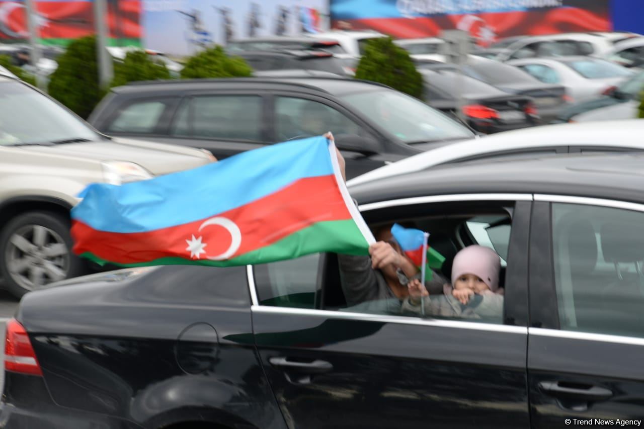 Victory joy in Baku, population celebrates liberation of Shusha with great enthusiasm (PHOTO/VIDEO)