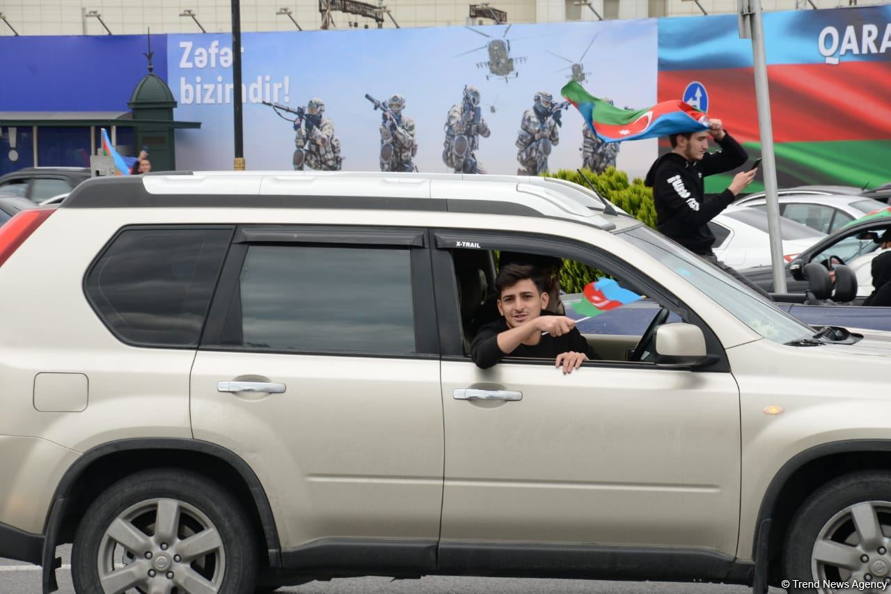 Victory joy in Baku, population celebrates liberation of Shusha with great enthusiasm (PHOTO/VIDEO)