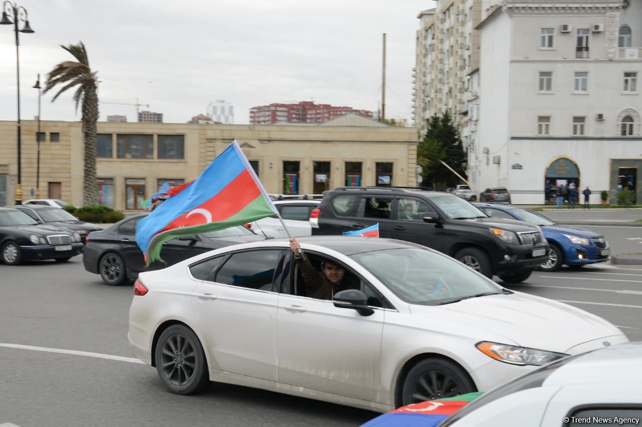 Victory joy in Baku, population celebrates liberation of Shusha with great enthusiasm (PHOTO/VIDEO)
