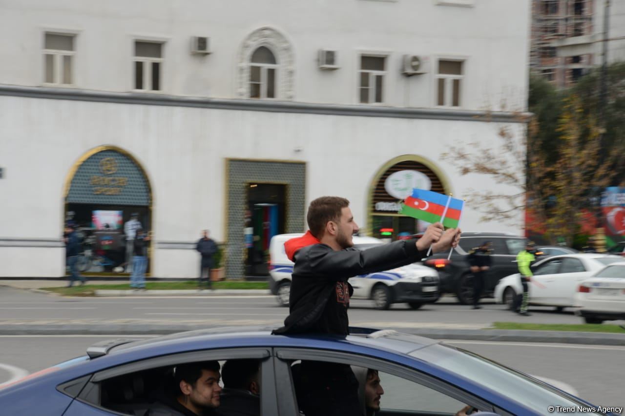 Victory joy in Baku, population celebrates liberation of Shusha with great enthusiasm (PHOTO/VIDEO)