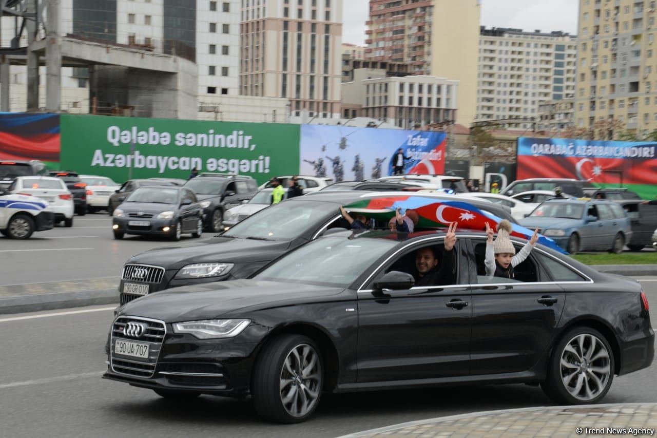Victory joy in Baku, population celebrates liberation of Shusha with great enthusiasm (PHOTO/VIDEO)