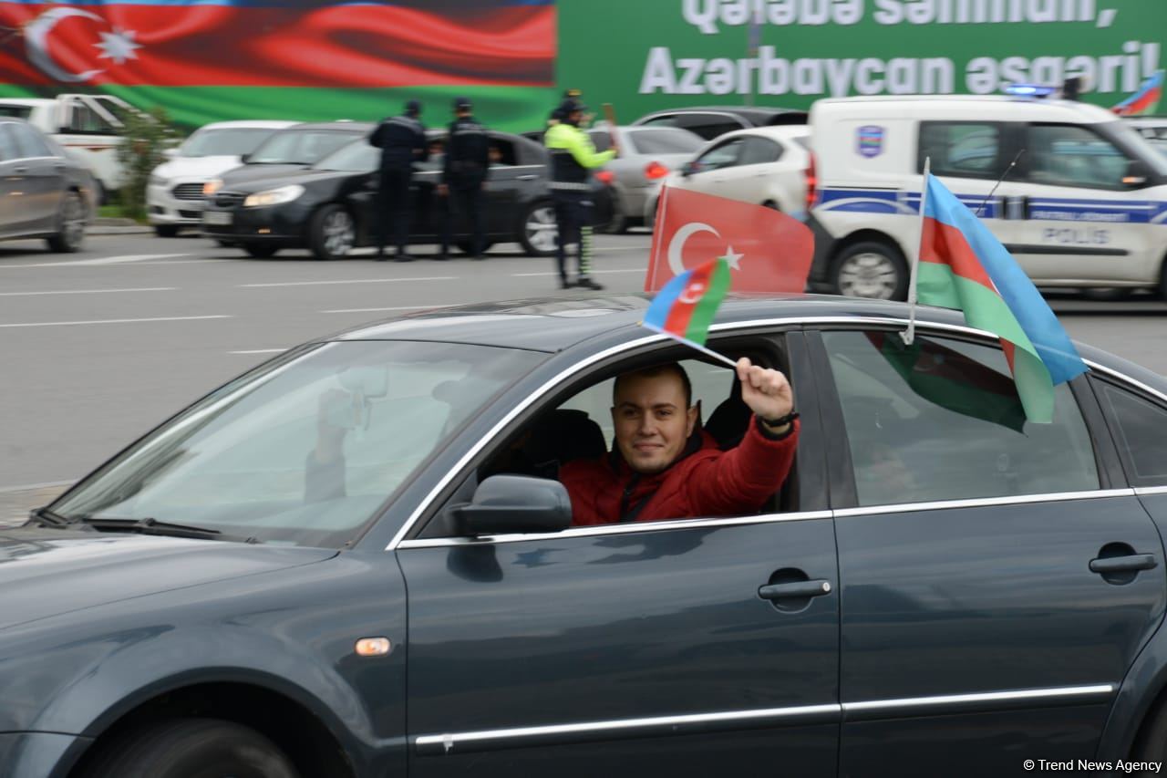 Victory joy in Baku, population celebrates liberation of Shusha with great enthusiasm (PHOTO/VIDEO)