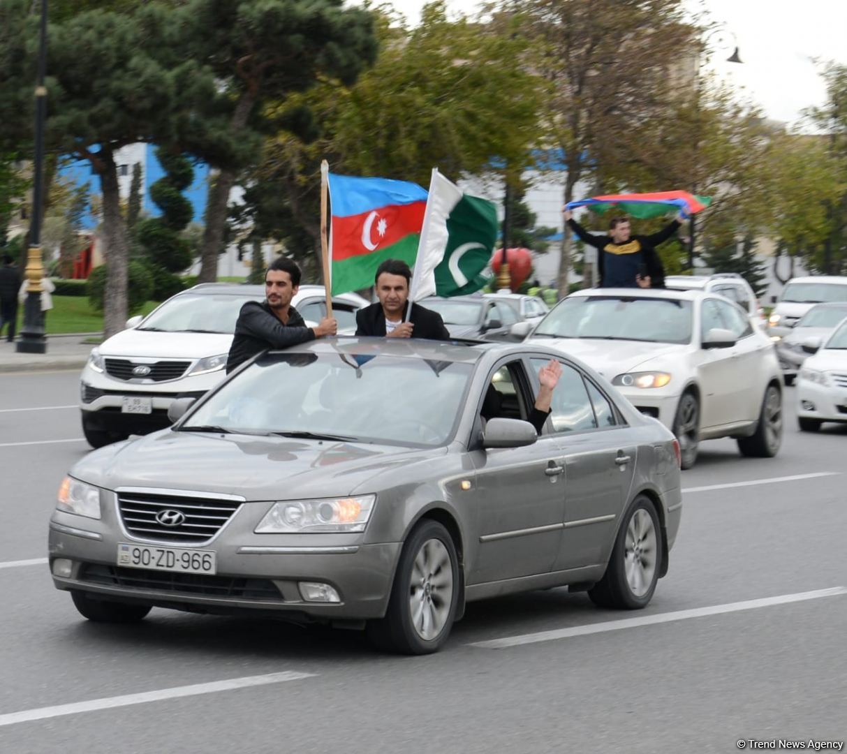 Victory joy in Baku, population celebrates liberation of Shusha with great enthusiasm (PHOTO/VIDEO)