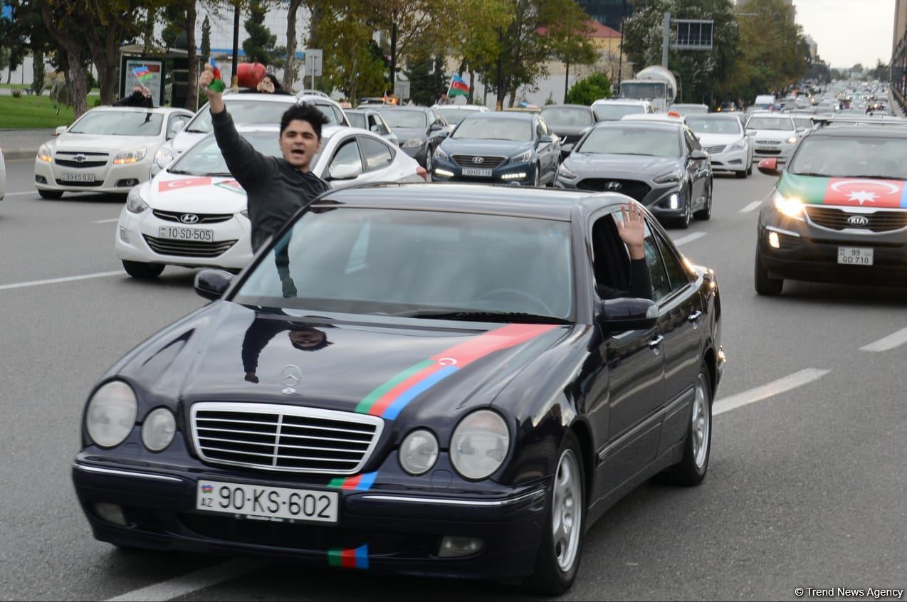 Victory joy in Baku, population celebrates liberation of Shusha with great enthusiasm (PHOTO/VIDEO)