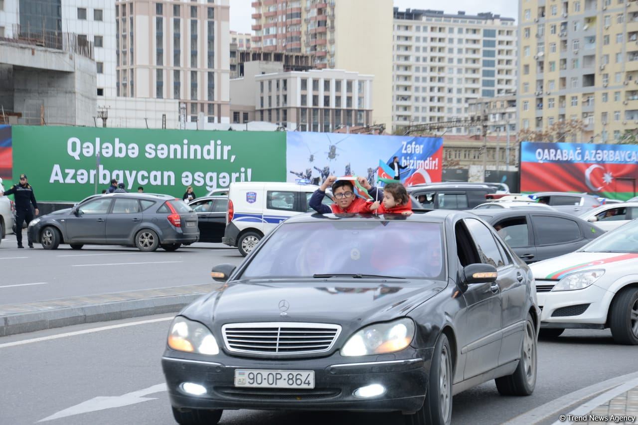 Victory joy in Baku, population celebrates liberation of Shusha with great enthusiasm (PHOTO/VIDEO)