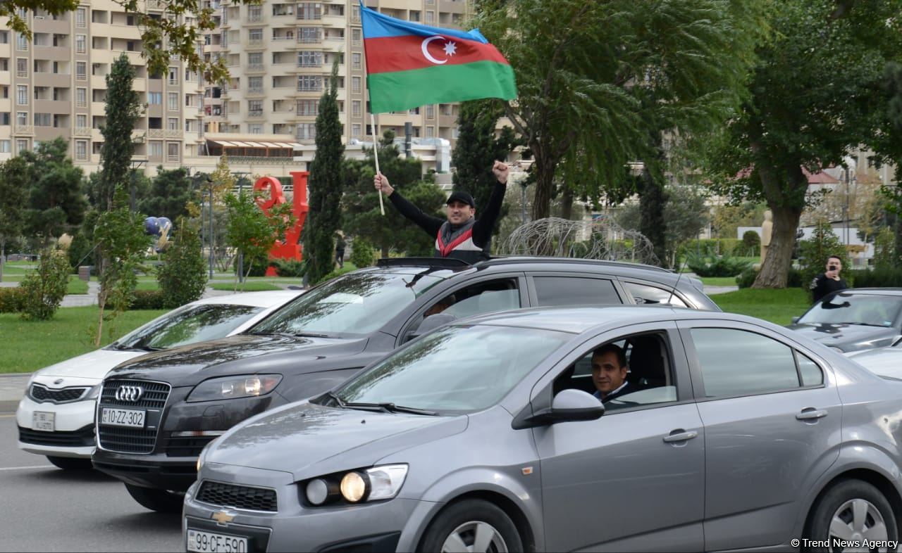 Victory joy in Baku, population celebrates liberation of Shusha with great enthusiasm (PHOTO/VIDEO)