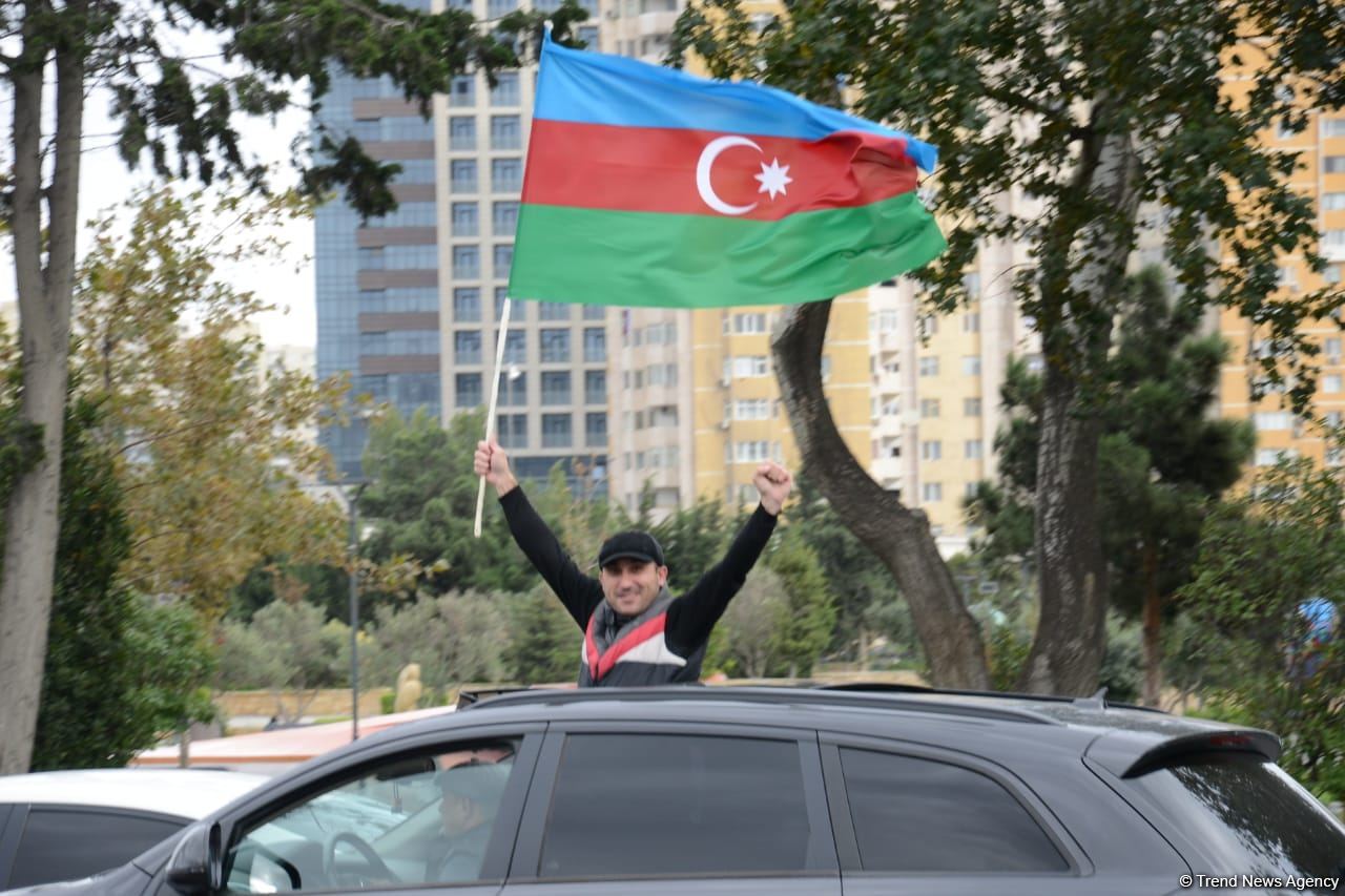 Victory joy in Baku, population celebrates liberation of Shusha with great enthusiasm (PHOTO/VIDEO)