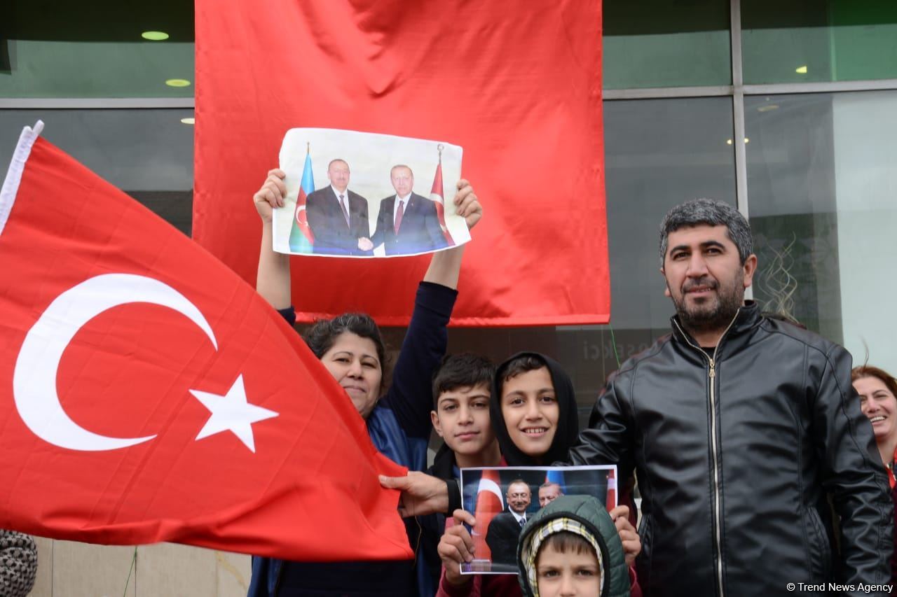 Victory joy in Baku, population celebrates liberation of Shusha with great enthusiasm (PHOTO/VIDEO)