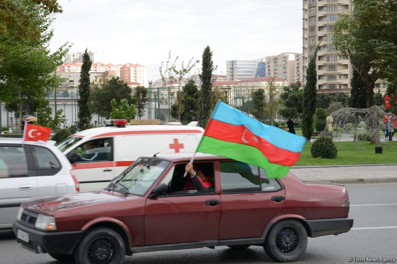 Victory joy in Baku, population celebrates liberation of Shusha with great enthusiasm (PHOTO/VIDEO)