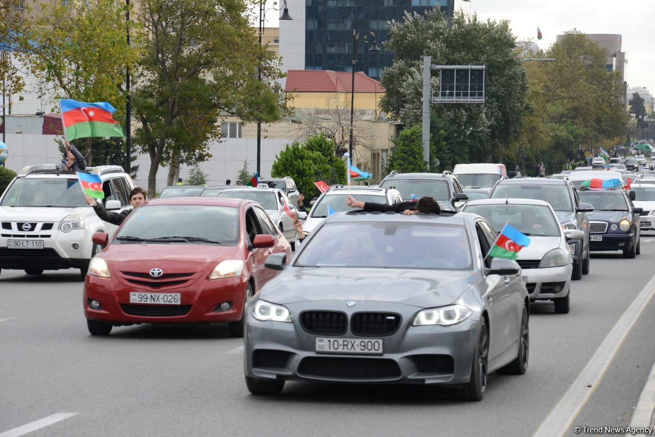 Victory joy in Baku, population celebrates liberation of Shusha with great enthusiasm (PHOTO/VIDEO)