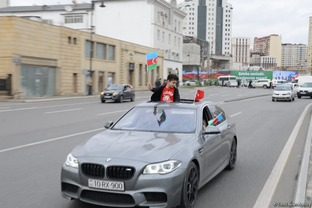Victory joy in Baku, population celebrates liberation of Shusha with great enthusiasm (PHOTO/VIDEO)