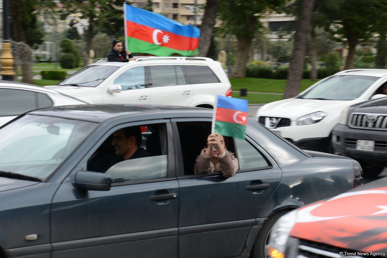 Victory joy in Baku, population celebrates liberation of Shusha with great enthusiasm (PHOTO/VIDEO)
