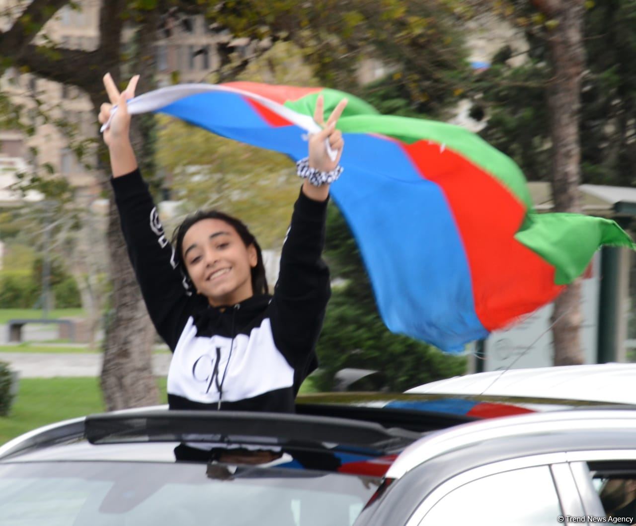 Victory joy in Baku, population celebrates liberation of Shusha with great enthusiasm (PHOTO/VIDEO)