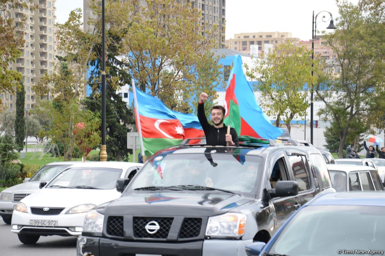 Victory joy in Baku, population celebrates liberation of Shusha with great enthusiasm (PHOTO/VIDEO)