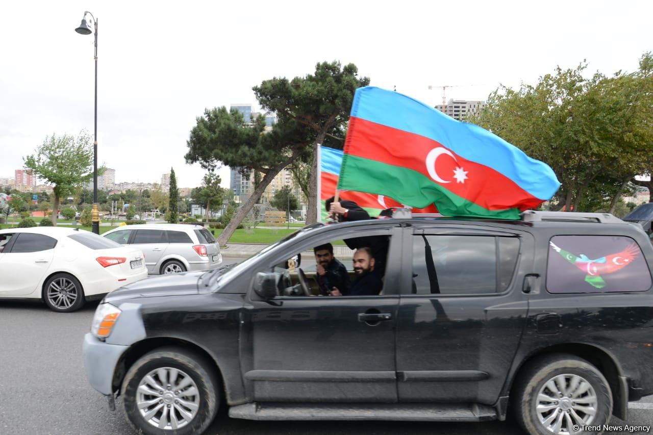 Victory joy in Baku, population celebrates liberation of Shusha with great enthusiasm (PHOTO/VIDEO)