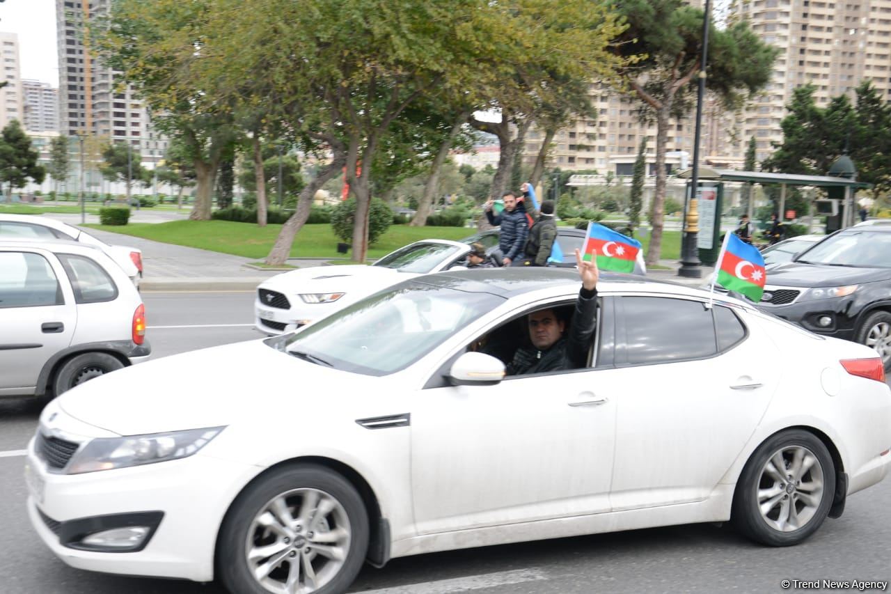 Victory joy in Baku, population celebrates liberation of Shusha with great enthusiasm (PHOTO/VIDEO)