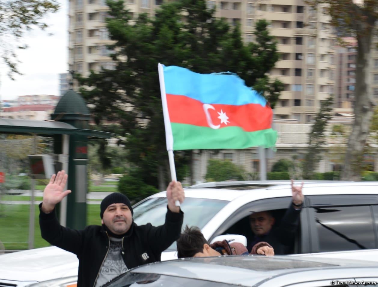 Victory joy in Baku, population celebrates liberation of Shusha with great enthusiasm (PHOTO/VIDEO)