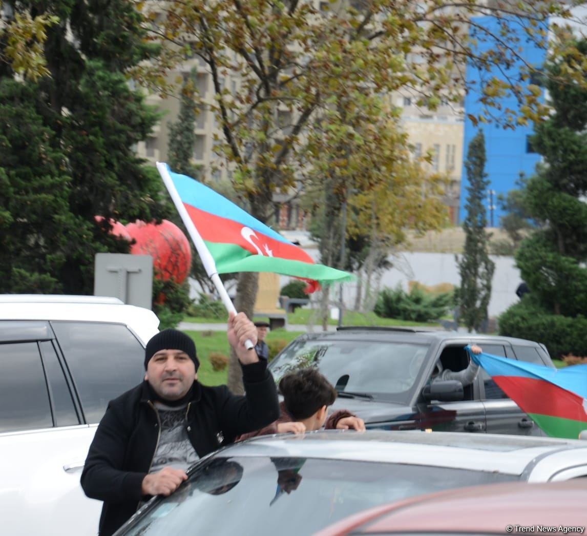 Victory joy in Baku, population celebrates liberation of Shusha with great enthusiasm (PHOTO/VIDEO)