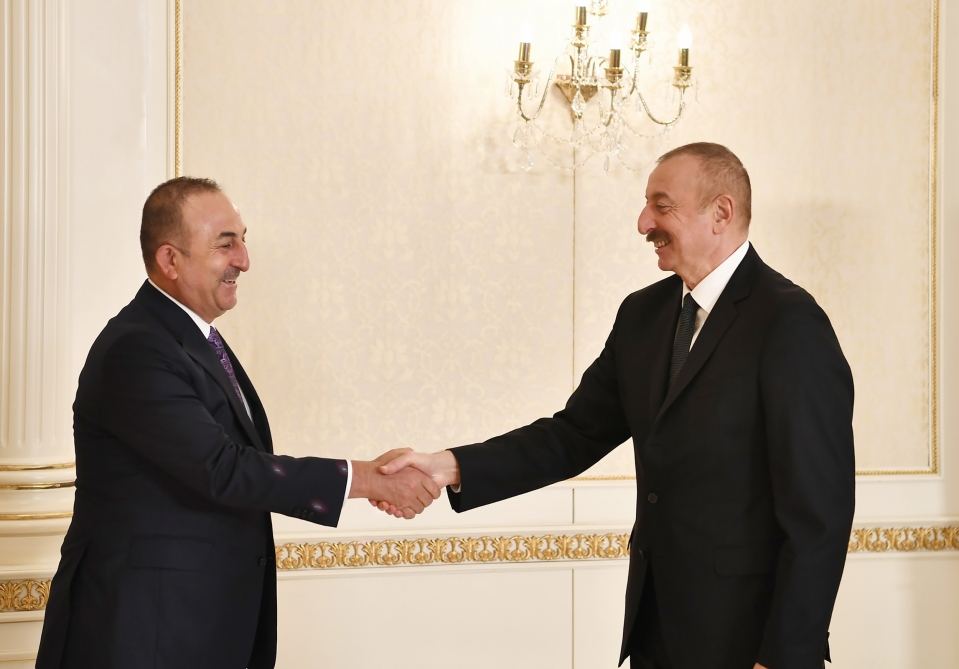 President Ilham Aliyev receives Turkish Foreign Minister, Minister of National Defense and Director of National Intelligence Organization (PHOTO)