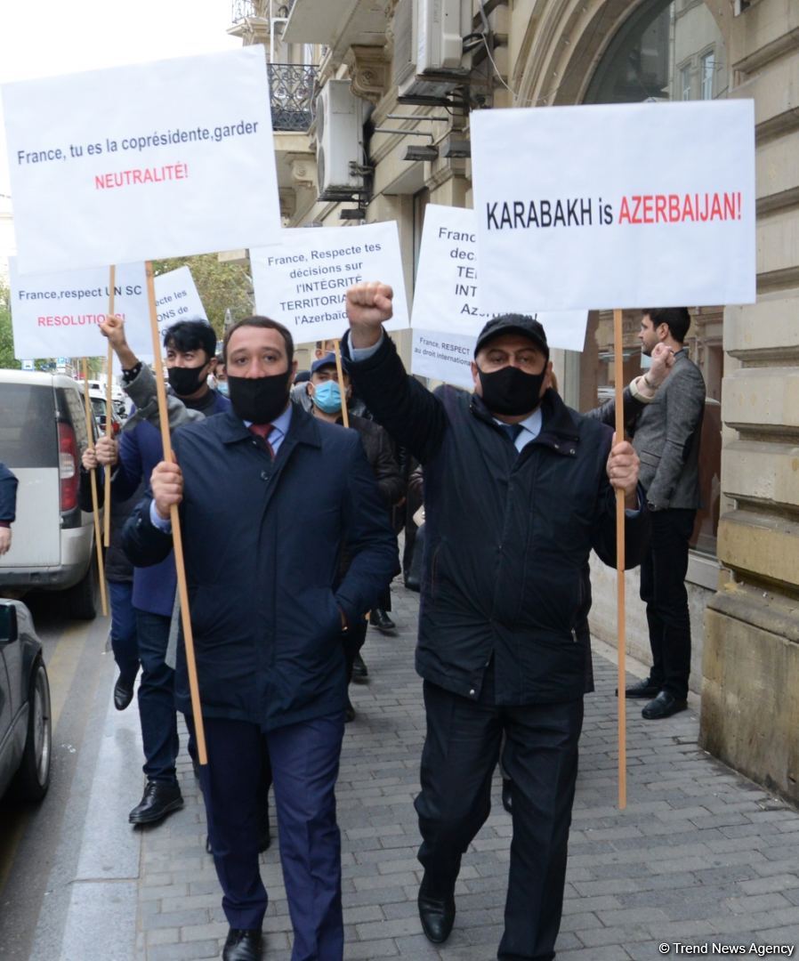 Civil organizations hold rally in front of French embassy in Baku (PHOTO)